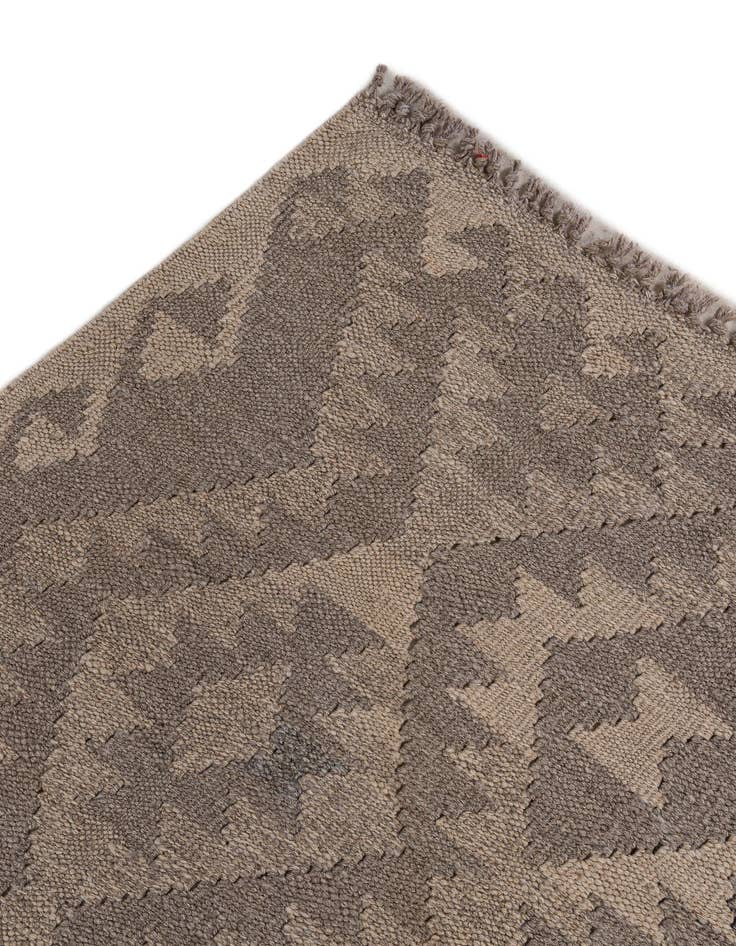 Detail image of  6' 9 x 10'  Hand Woven Kilim Maymana Wool Rug
