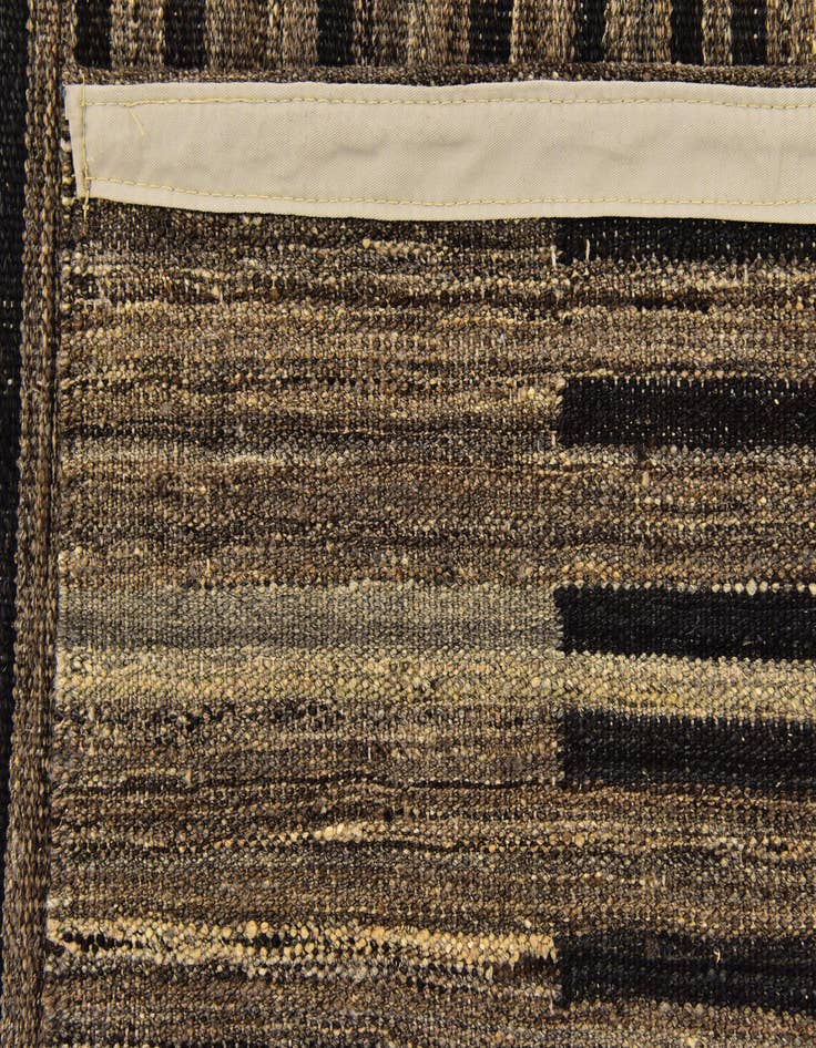 Detail image of  5' 6 x 8'  Hand Woven Kilim Modern Wool Rug