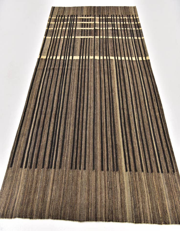 Detail image of  5' 6 x 8'  Hand Woven Kilim Modern Wool Rug