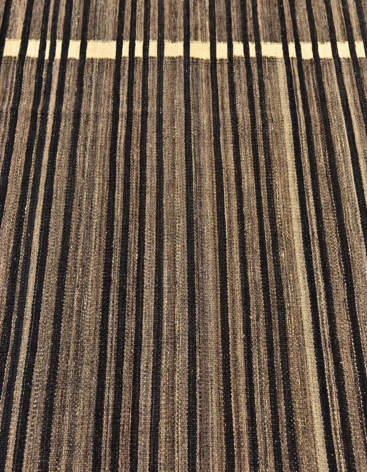 Detail image of  5' 6 x 8'  Hand Woven Kilim Modern Wool Rug