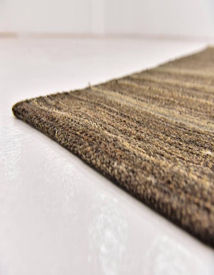 Detail image of  5' 6 x 8'  Hand Woven Kilim Modern Wool Rug