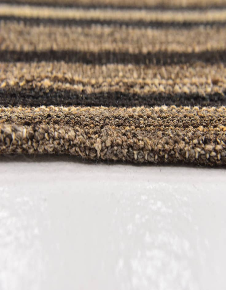 Detail image of  5' 6 x 8'  Hand Woven Kilim Modern Wool Rug