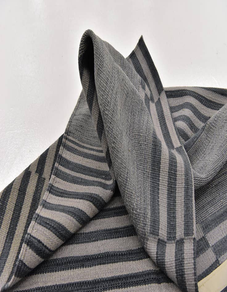 Detail image of  4' 3 x 5' 10  Hand Woven Kilim Modern Wool Rug