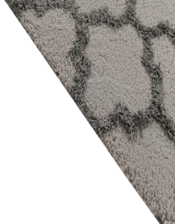 Detail image of  5' x 7' 10 Lattice Shag Rug