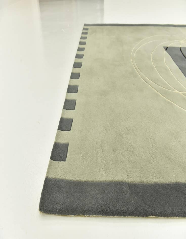 Detail image of  5' 7 x 7' 9 Luna Wool Rug