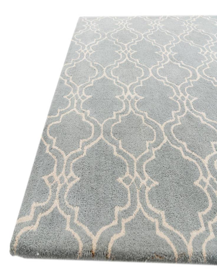 Detail image of  5' 1 x 8' Luna Rug