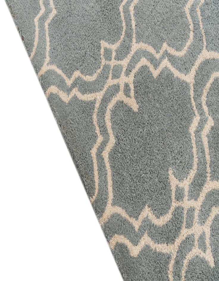 Detail image of  5' 1 x 8' Luna Rug