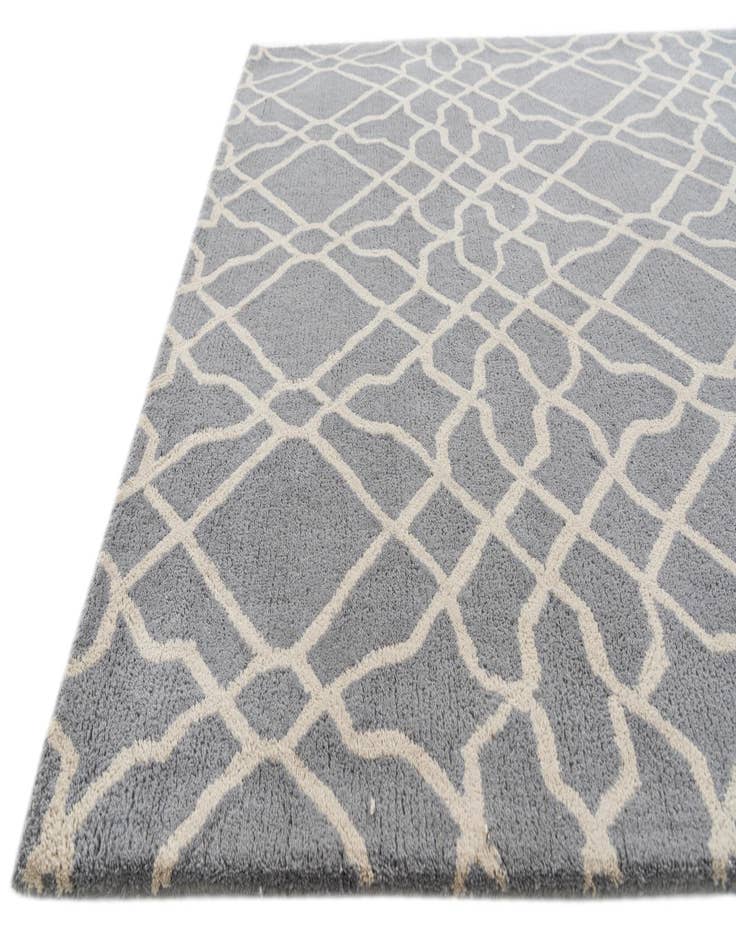 Detail image of  5' x 7' 10 Luna Rug