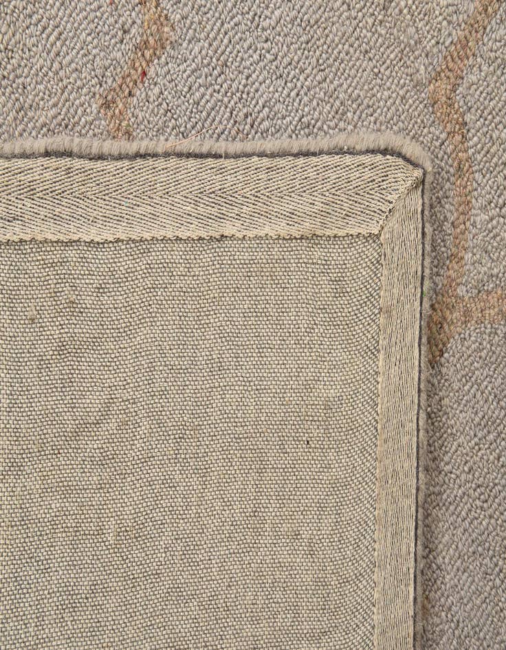 Detail image of  5' x 7' 10 Luna Rug