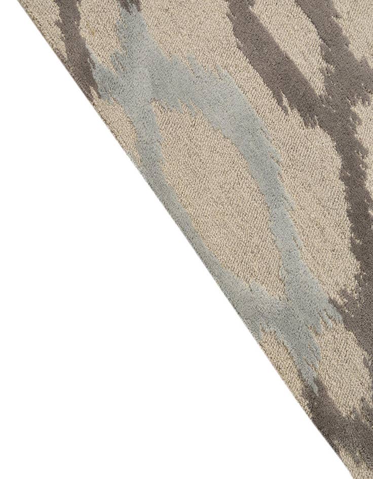 Detail image of  4' 10 x 7' 10 Luna Rug