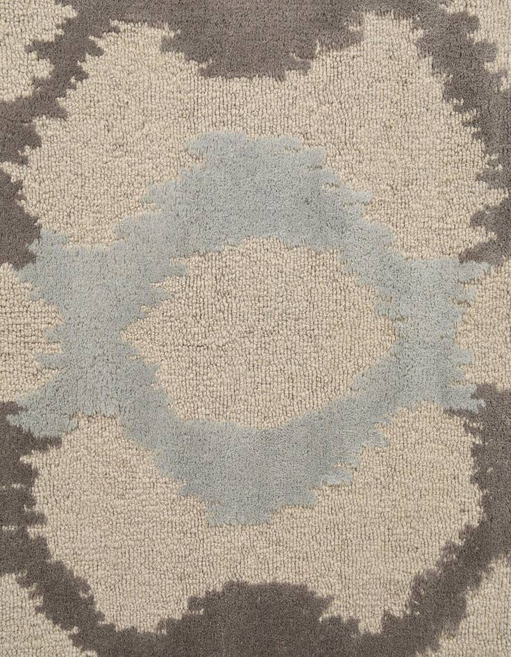 Detail image of  4' 10 x 7' 10 Luna Rug