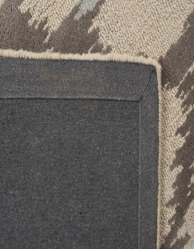 Detail image of  4' 10 x 7' 10 Luna Rug