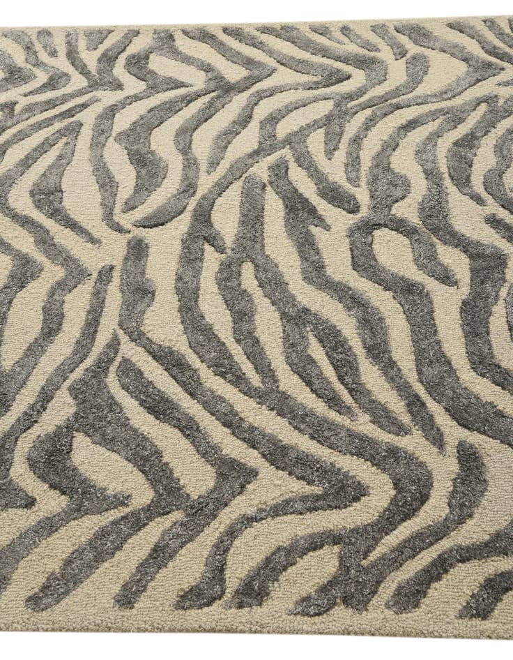 Detail image of  5' x 7' 11 Luna Rug