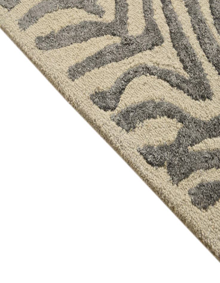 Detail image of  5' x 7' 11 Luna Rug