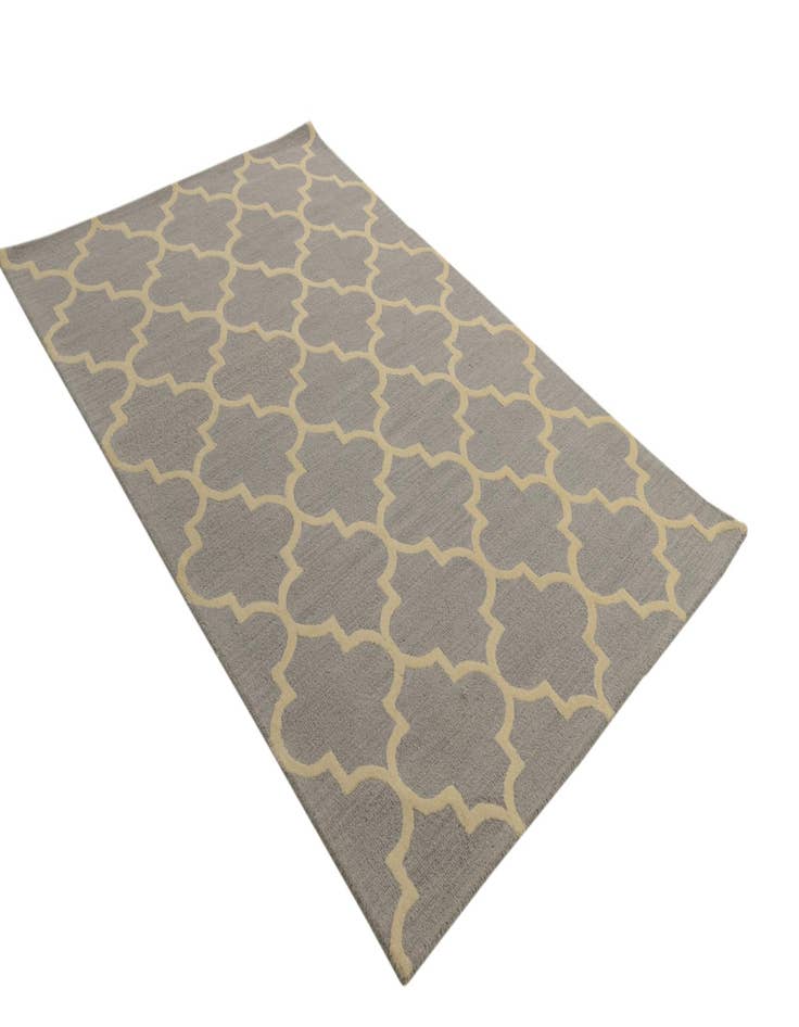 Detail image of  5' 1 x 8' Luna Rug