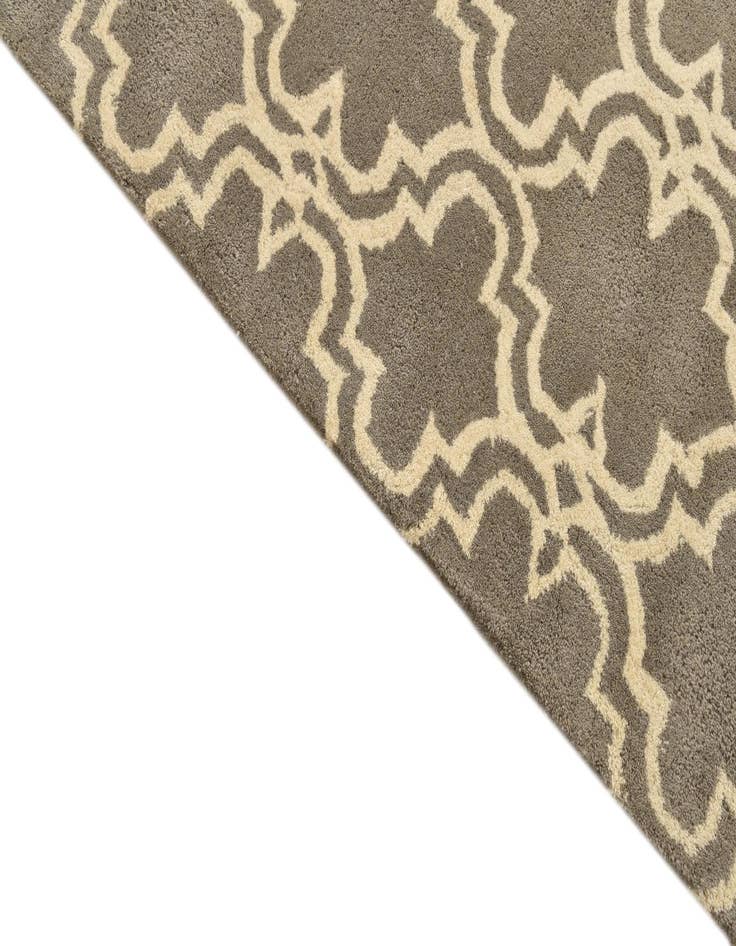 Detail image of  5' x 7' 10 Luna Wool Rug