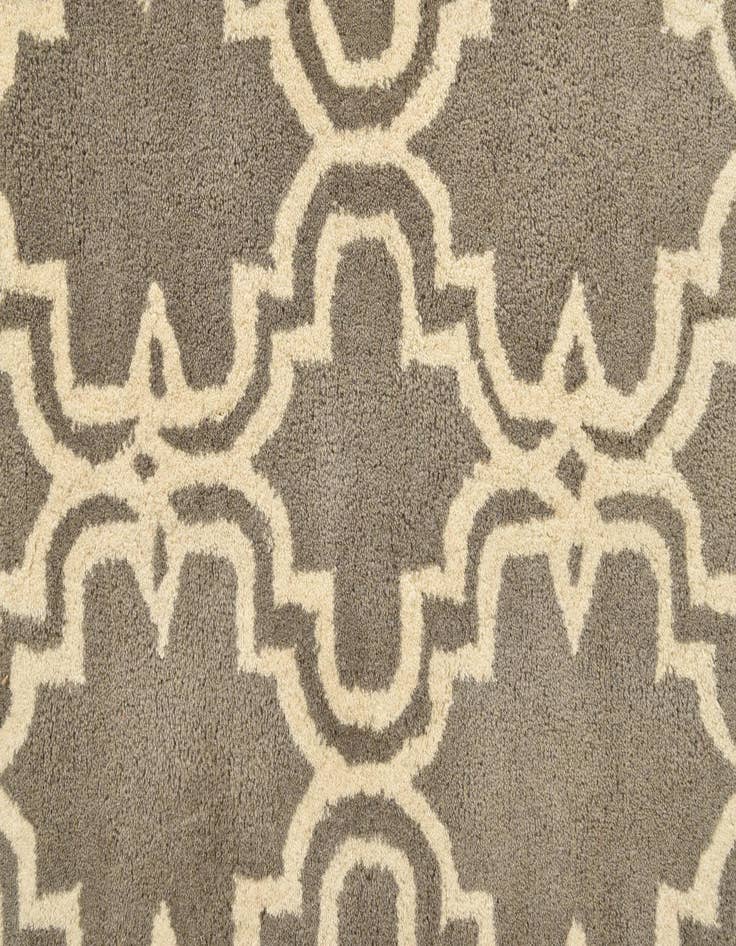 Detail image of  5' x 7' 10 Luna Wool Rug