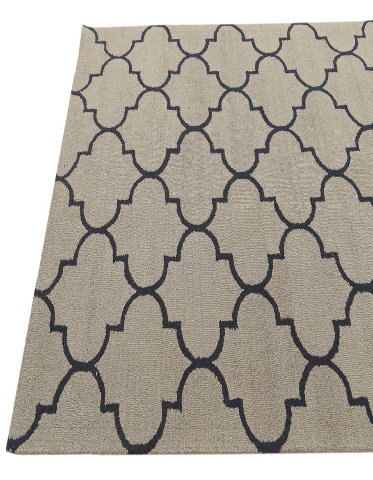 Detail image of  5' x 7' 10 Luna Wool Rug