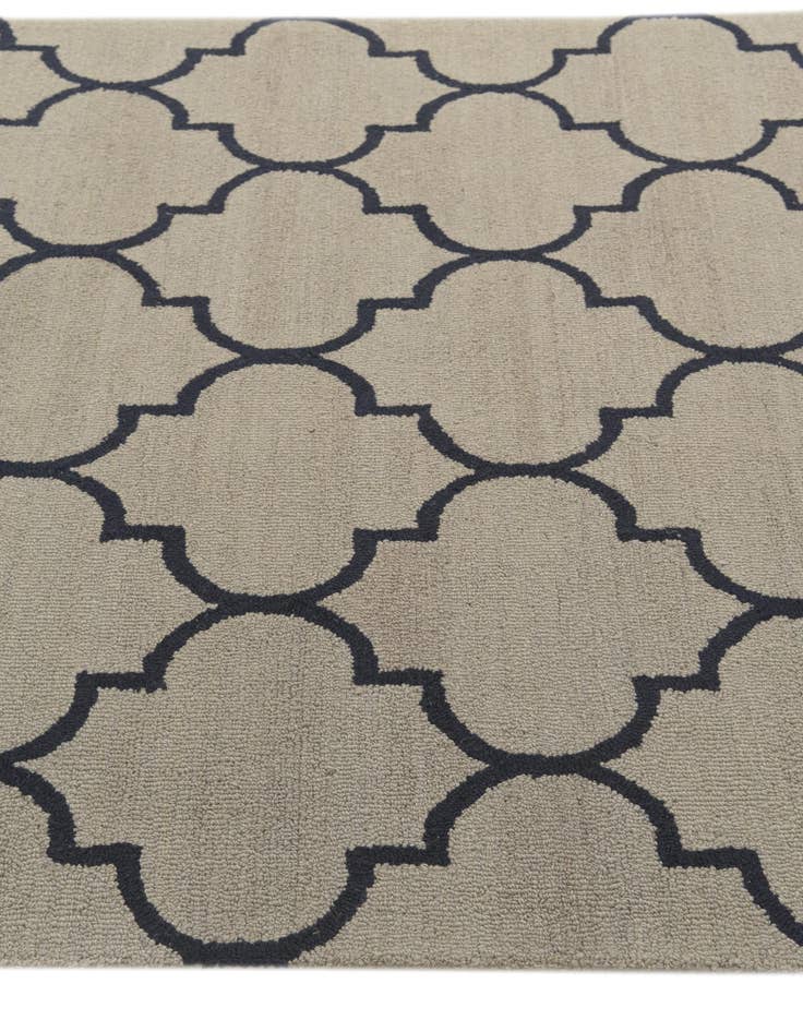 Detail image of  5' x 7' 10 Luna Wool Rug
