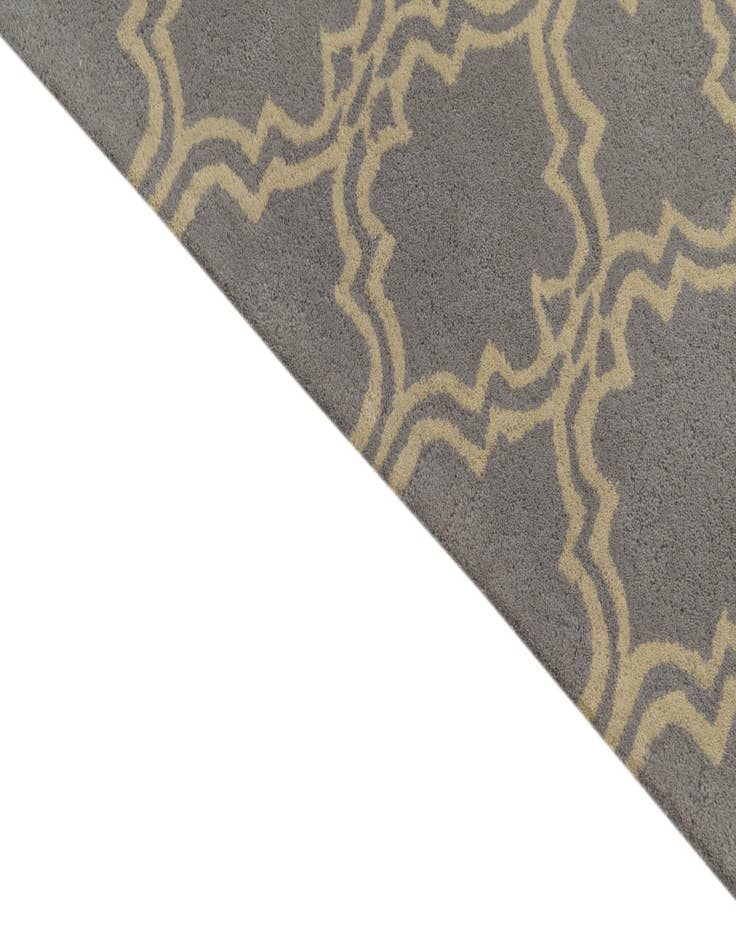 Detail image of  5' x 8' Luna Wool Rug