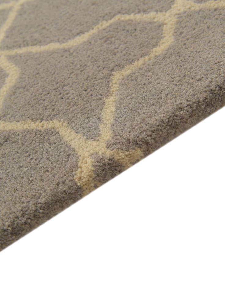 Detail image of  5' x 8' Luna Wool Rug