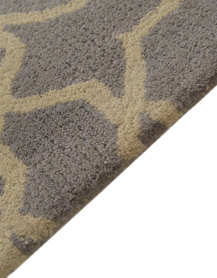 Detail image of  5' x 8' Luna Wool Rug