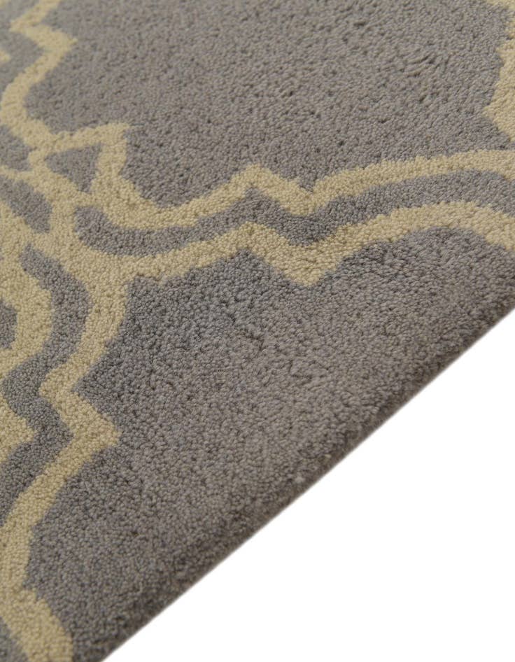Detail image of  5' 1 x 8' Luna Wool Rug