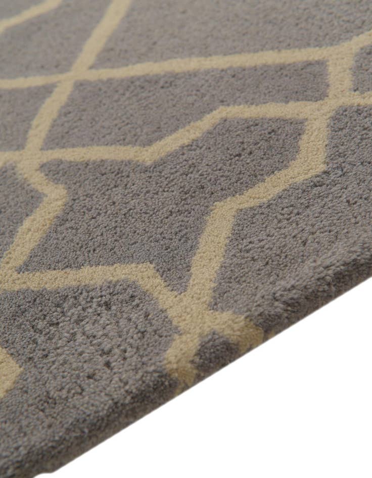Detail image of  5' x 8' Luna Wool Rug