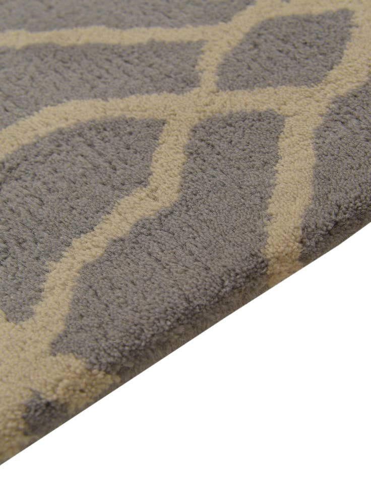 Detail image of  5' x 8' Luna Wool Rug