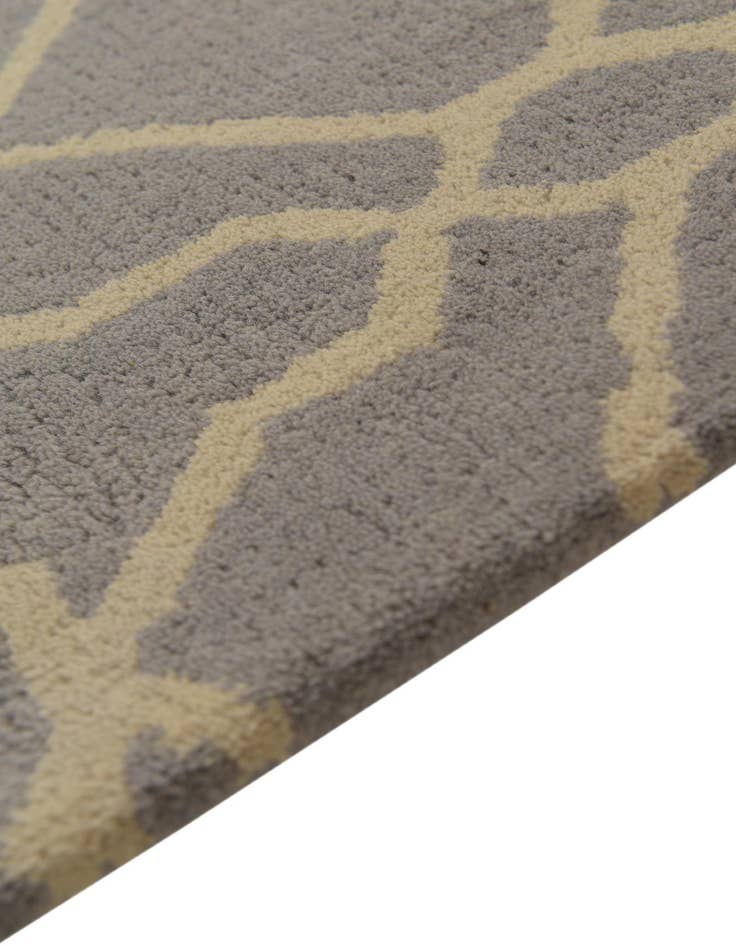 Detail image of  5' x 8' Luna Wool Rug