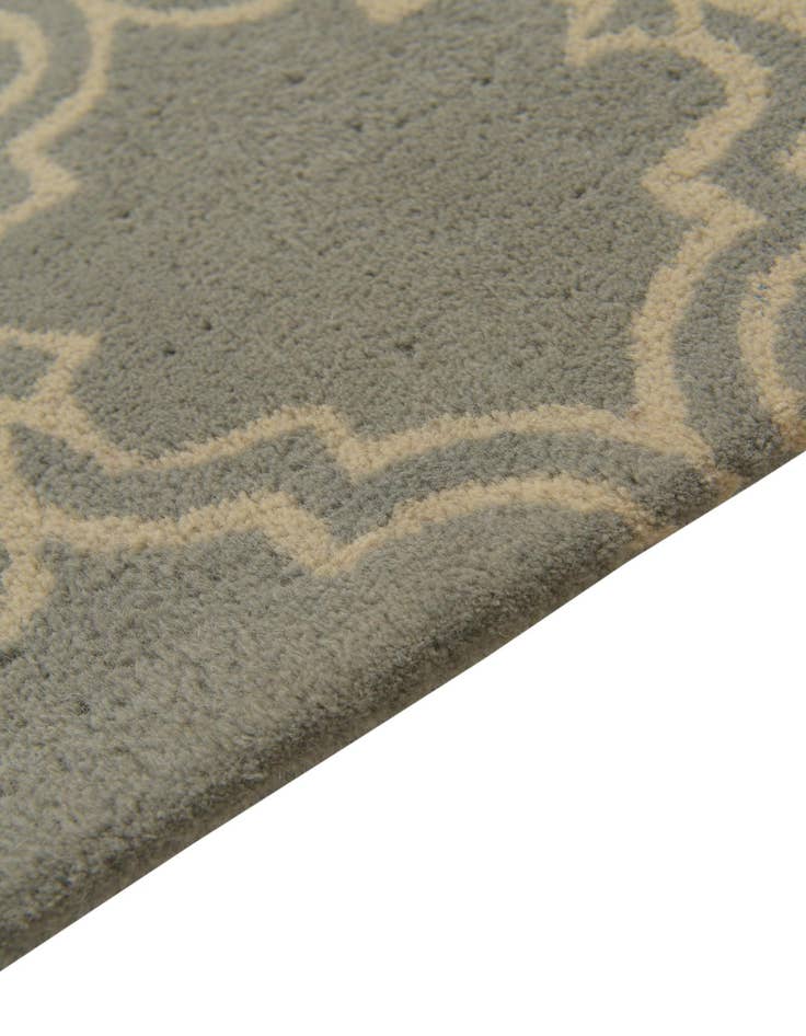 Detail image of  5' x 8' Luna Wool Rug