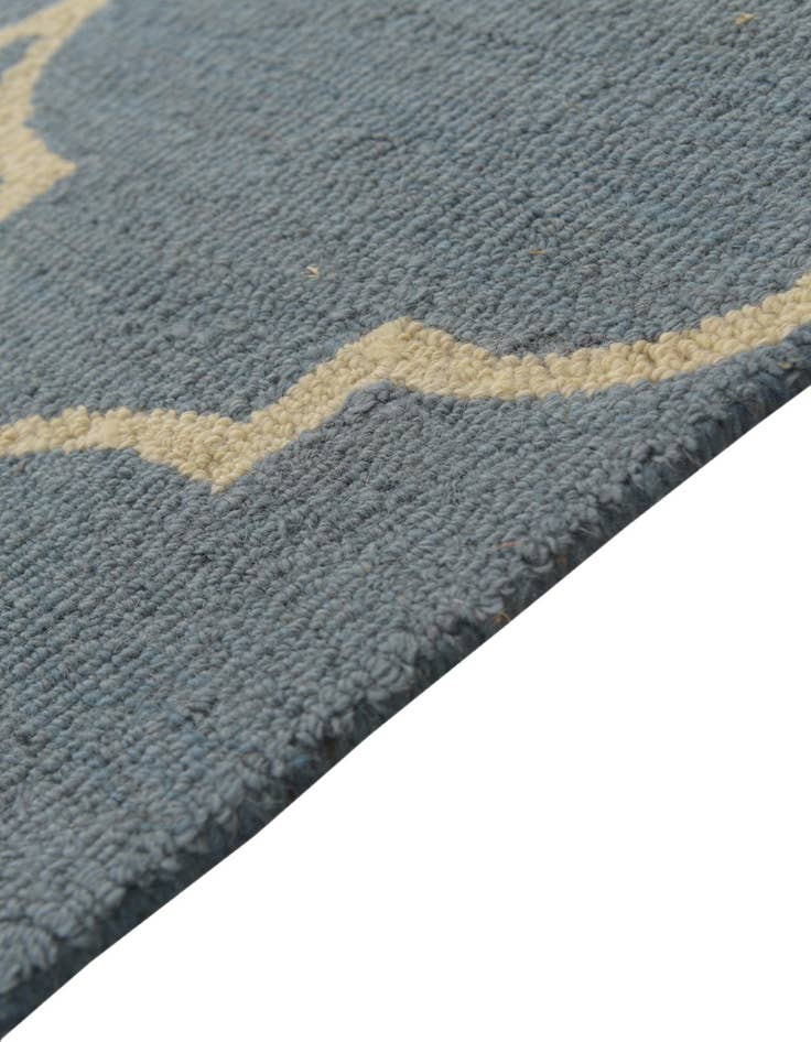 Detail image of  5' 1 x 8' Luna Wool Rug
