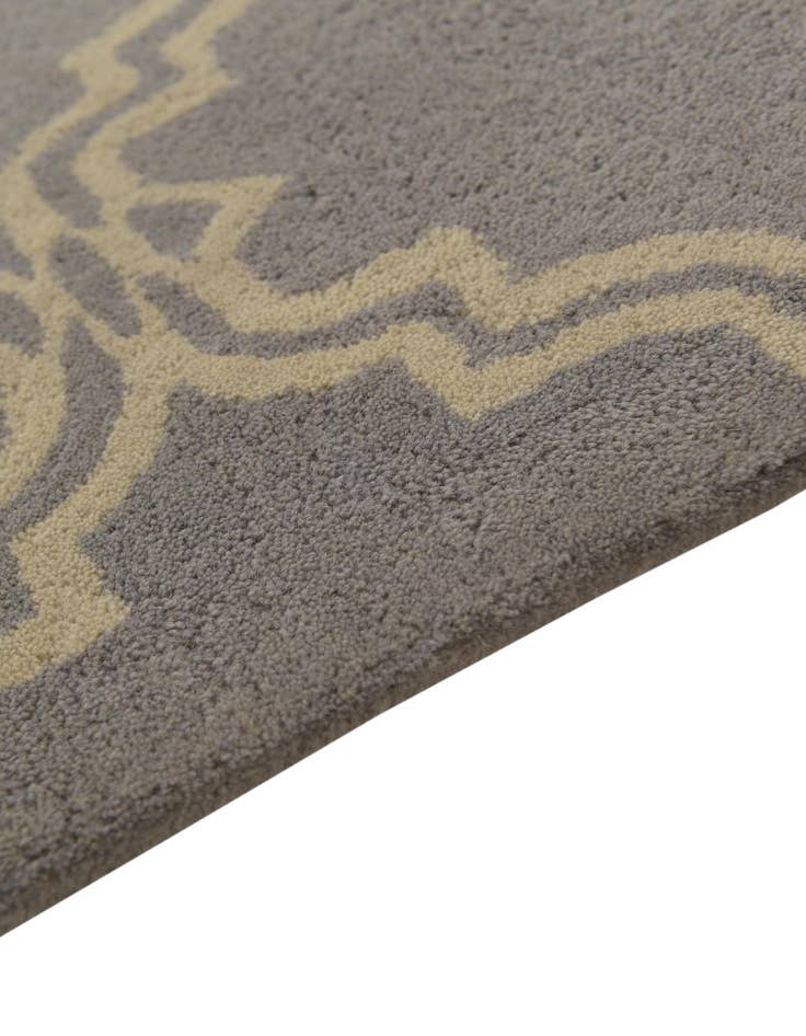 Detail image of  5' x 8' Luna Wool Rug