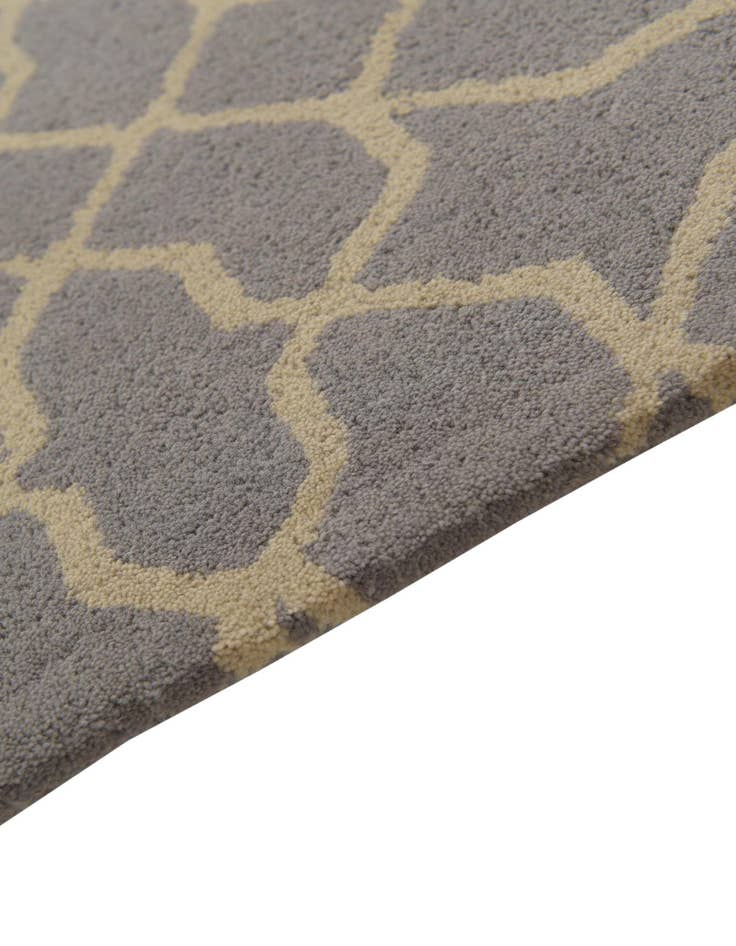 Detail image of  5' x 8' Luna Wool Rug