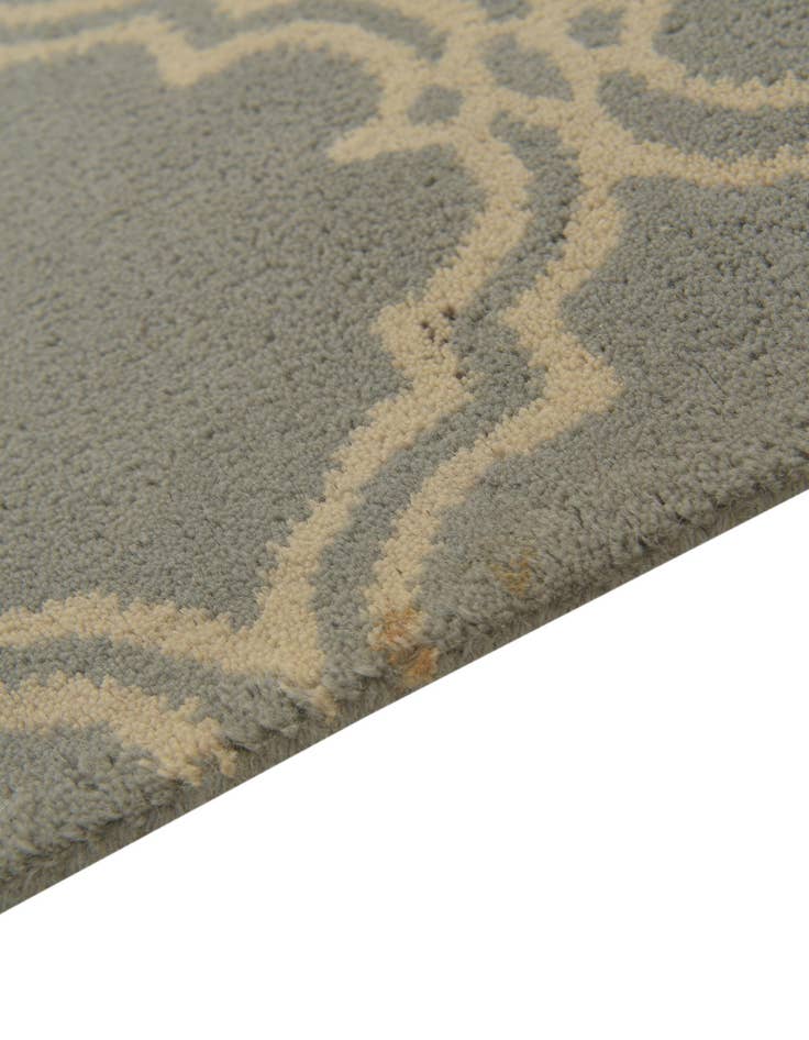 Detail image of  5' x 7' 10 Luna Wool Rug