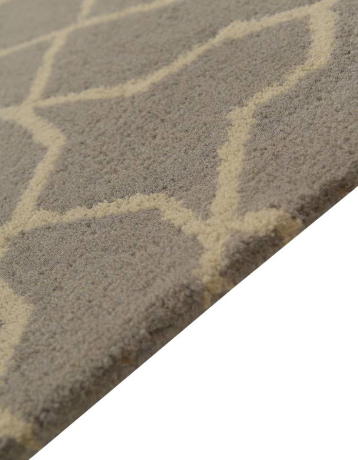 Detail image of  5' x 8' Luna Wool Rug