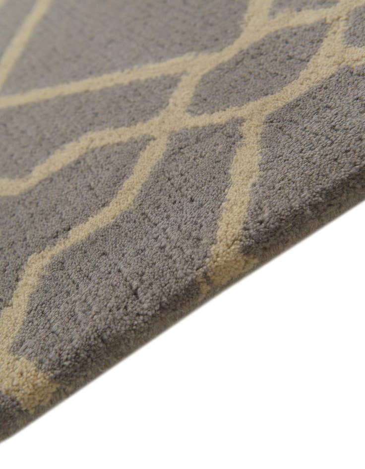 Detail image of  5' x 8' Luna Wool Rug