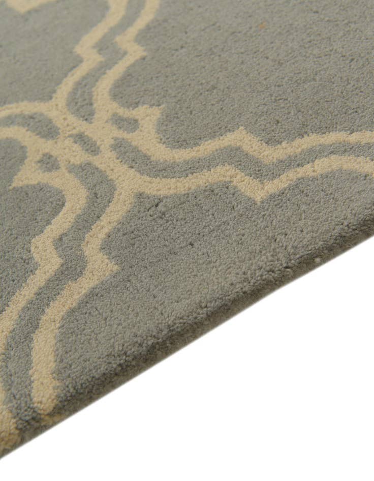 Detail image of  5' x 8' Luna Wool Rug