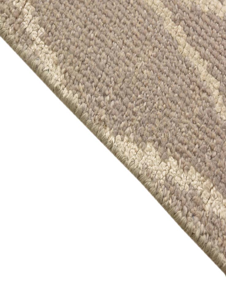 Detail image of  3' 8 x 5' 9  Hand Knotted Luna Rug