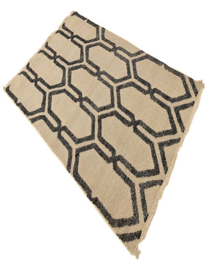 Detail image of  3' 8 x 5' 9  Hand Knotted Luna Rug