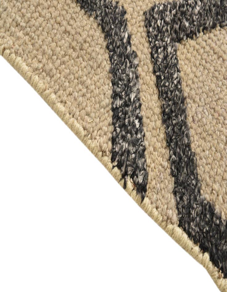 Detail image of  3' 8 x 5' 9  Hand Knotted Luna Rug