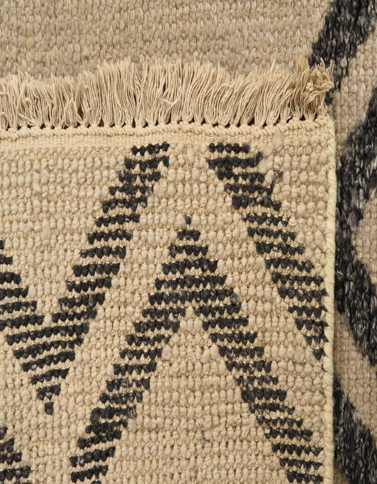 Detail image of  3' 8 x 5' 9  Hand Knotted Luna Rug