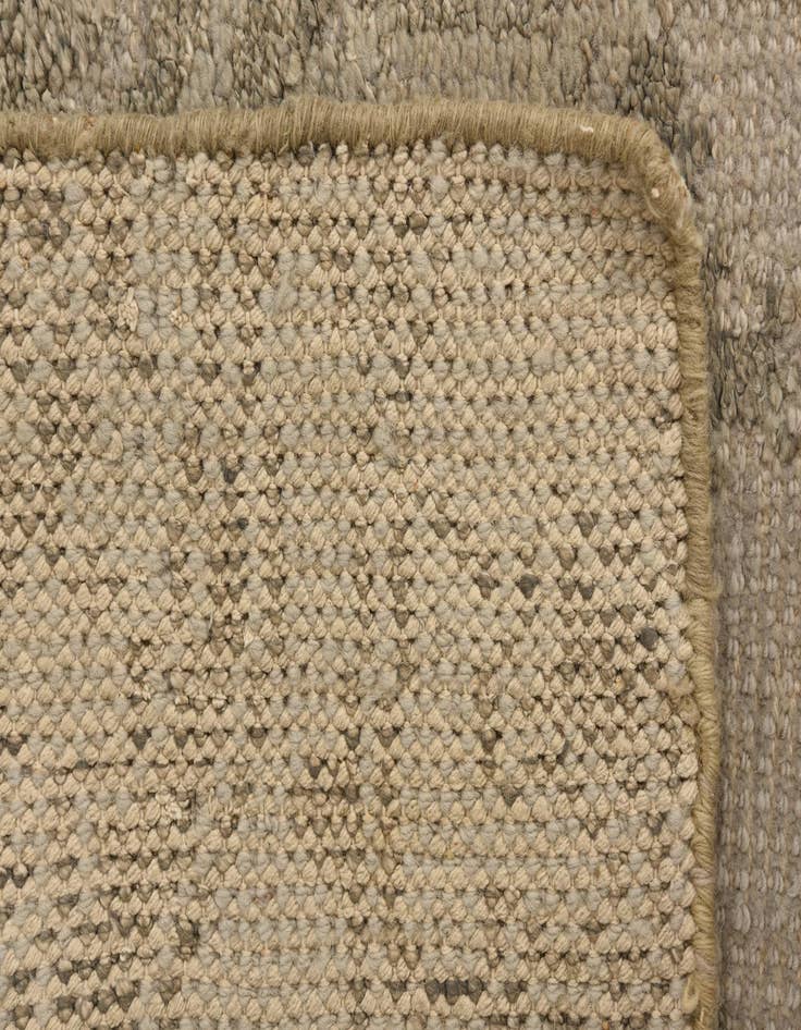 Detail image of  4' x 6'  Hand Knotted Luna Rug