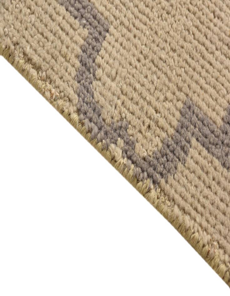 Detail image of  4' 10 x 6' 10  Hand Knotted Luna Wool Rug