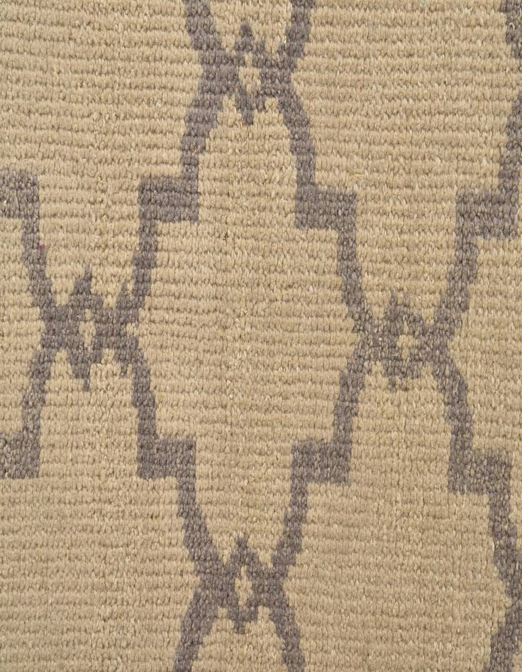 Detail image of  4' 10 x 6' 10  Hand Knotted Luna Wool Rug