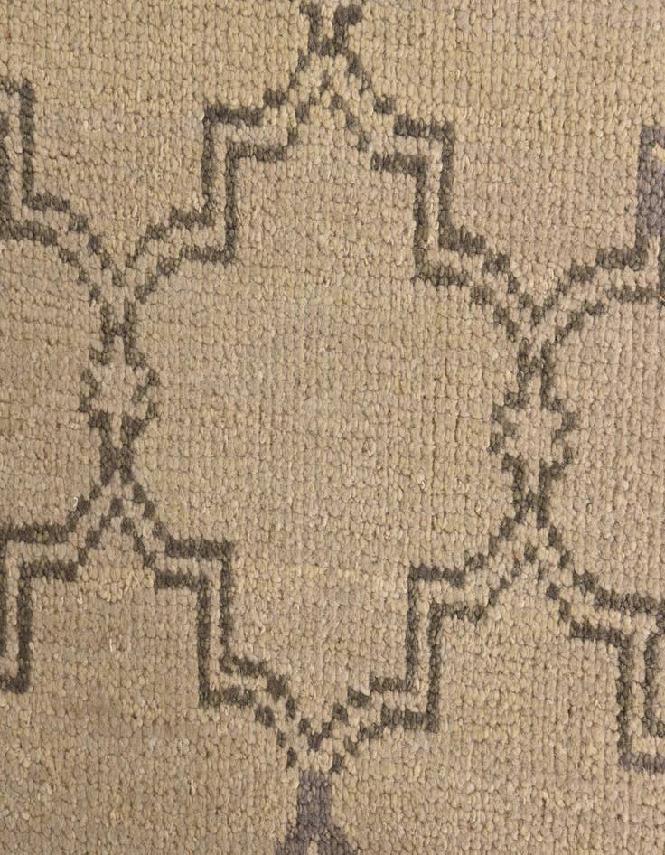 Detail image of  4' 10 x 6' 10  Hand Knotted Luna Wool Rug