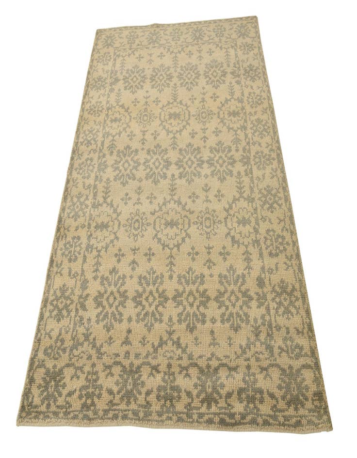 Detail image of  4' 9 x 6' 10  Hand Knotted Luna Wool Rug