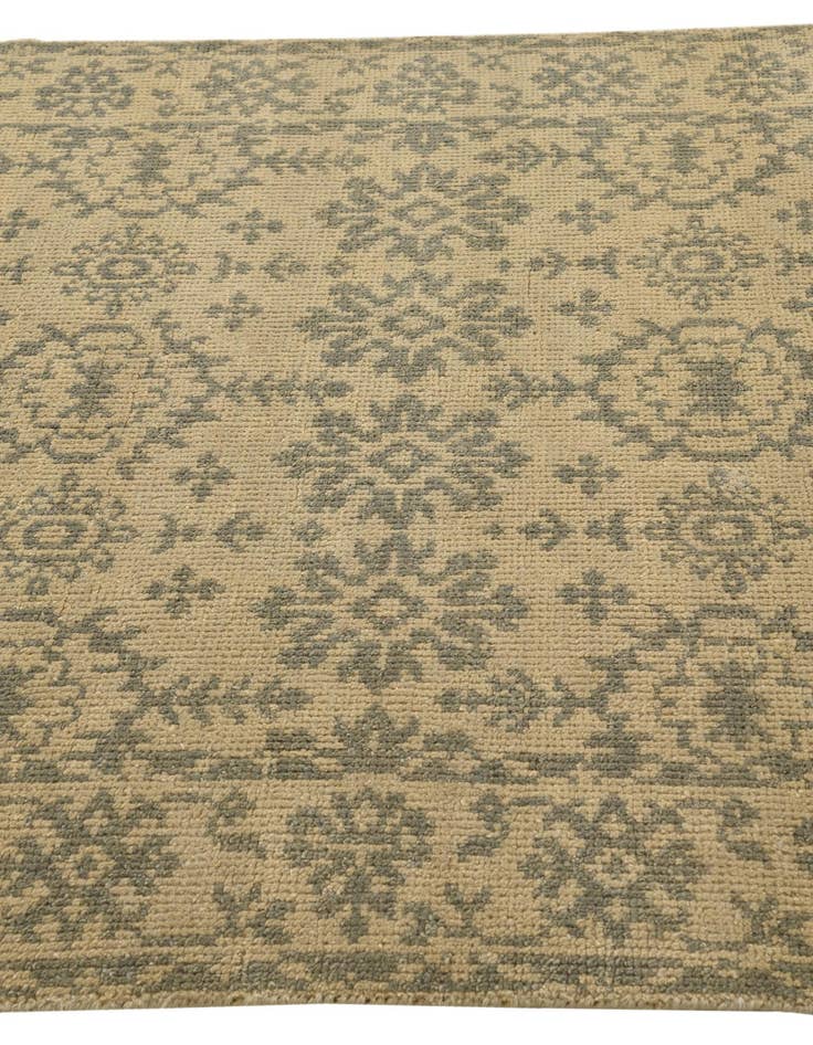 Detail image of  4' 9 x 6' 10  Hand Knotted Luna Wool Rug