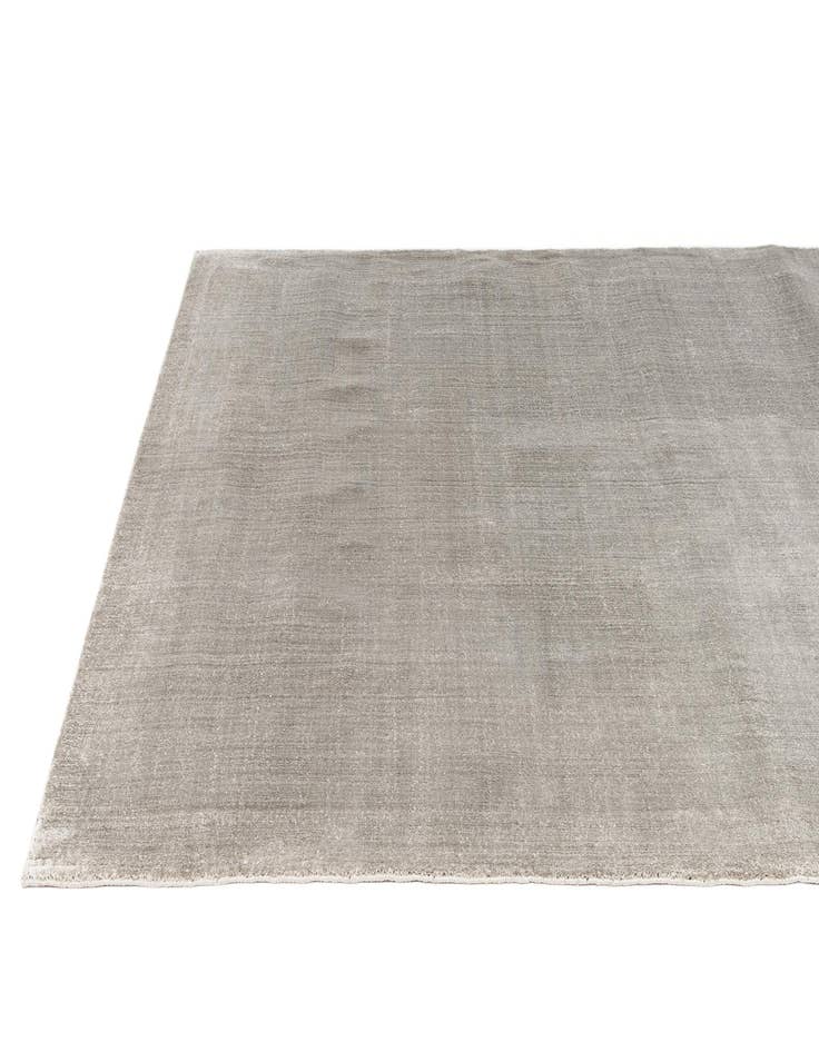 Detail image of  5' 7 x 8' 2 Luna Wool Rug