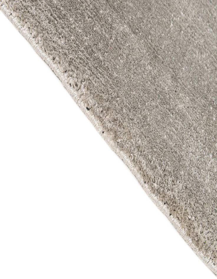 Detail image of  5' 7 x 8' 2 Luna Wool Rug